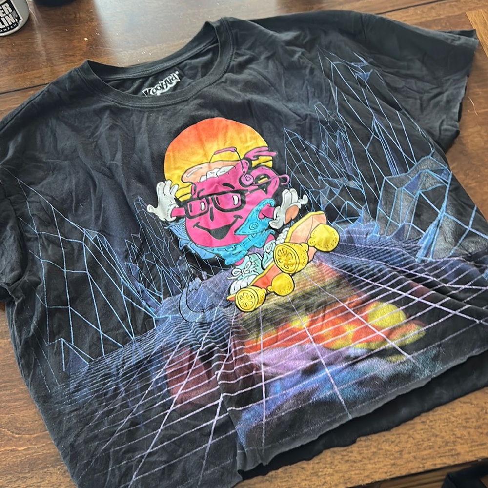 Crop Graphic Tee